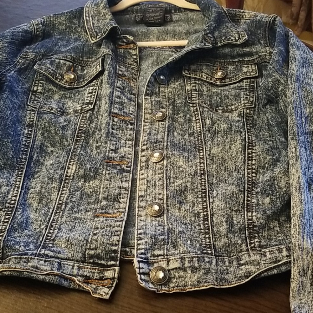 Nwot Plus Size Denim Jacket - image 2